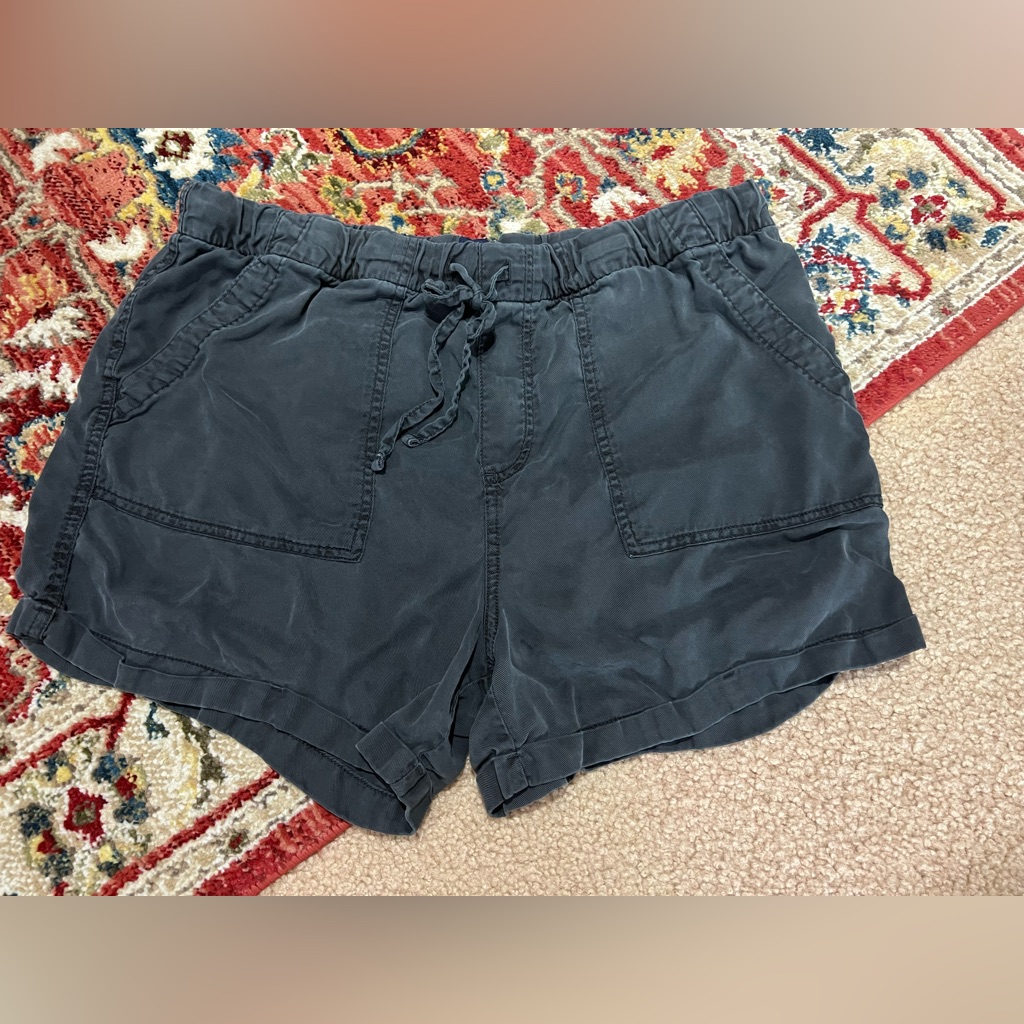 Gap Black Shorts